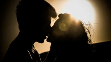 【元キャバ嬢が伝授！】あなたの虜にするもっと気持ちいいキスのやり方8選！キスで女性をトロトロに！のサムネイル画像