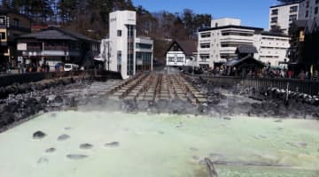 【2025年最新】草津温泉街に食べ歩きグルメ10選！女子ウケ抜群のスイーツも満載！のサムネイル画像