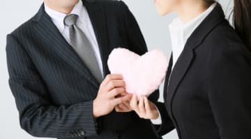 職場に気になる女性にアプローチする方法を伝授！気まずくならないように！のサムネイル画像
