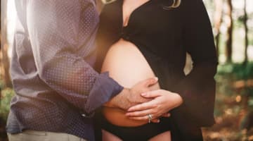 妊娠中にイクと数倍気持ちいい！妊娠中のオナニー・セックスの危険性や安全なやり方を伝授！のサムネイル画像
