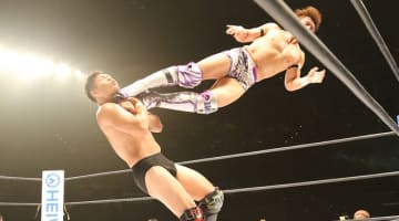 渡辺桃（プロレス）は高校生？年齢は？コスチュームがすごい？プロフィール紹介！のサムネイル画像