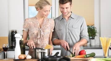 エロい主婦の落とし方を紹介！人妻をセフレにしてエッチを楽しもう！のサムネイル画像