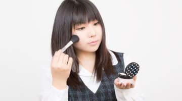 老け顔メイクはNG！10代・20代女子におすすめしない理由7選のサムネイル画像