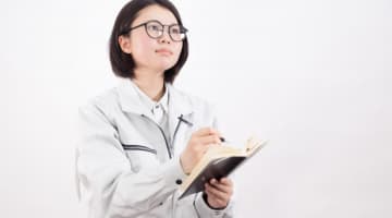 真面目な女性はモテる!?真面目でもモテる女とモテない女の違いを紹介！のサムネイル画像