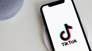 【JK/素人好き必見】TikTokでエロい動画の検索方法とは？削除される前に急げ！のサムネイル画像