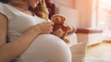 妊娠初期にオナニーしても良いの？流産の可能性は？のサムネイル画像