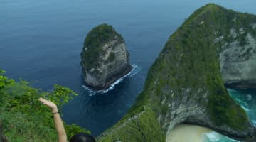 バリ島在住者が教えたいバリ島の絶景の滝や透明感あふれる海の絶景スポット！のサムネイル