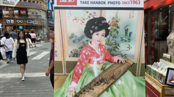 明洞のショッピングエリア解説！韓国の制服をレンタルして買い物もできる⁉のサムネイル画像