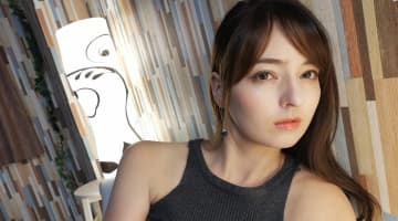 【エロ動画】ハーフ美人の西田カリナの無修正動画が流出？デビューまで処女だった？のサムネイル