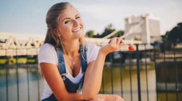 おっぱい触り放題！？おっぱいを触るためのアイデアを大紹介！のサムネイル画像