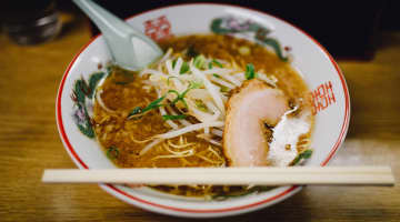 デビット伊東の現在！足を怪我？ラーメン経営で年収爆上げ？ドラマは？のサムネイル画像