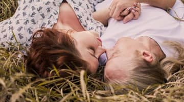 外国人とヤりたいならココで出会え！国際セックスをする方法10選！のサムネイル