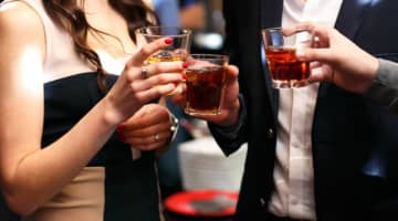 スイッチバーは出会える？ヤレる？実態と過激体験談を公開！のサムネイル画像