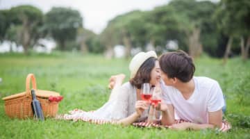 【1000人斬りが教える】彼女に濃厚キスで気持ちよくするコツ！「気持ちよかった♡」と言わせよう！のサムネイル画像