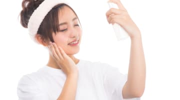 化粧水と乳液の違いは？塗り方・順番・おすすめ商品まとめ！のサムネイル画像