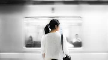 痴漢で濡れ濡れになってしまった体験談4選！一度はされてみたいでしょ？のサムネイル画像