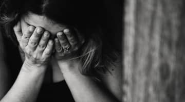 女性がセックスで泣く理由！男性がすべき対処法＆女性の本音30選を徹底調査！のサムネイル