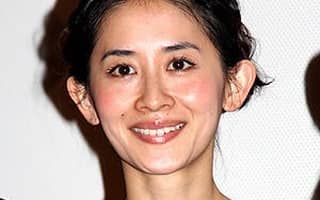 河井青葉と奥田瑛二が結婚？現在も熱愛中？CMにも多数出演？のサムネイル画像