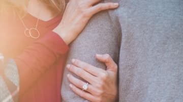 【体験談】京橋のデリヘル"妻天"は熟女の超絶テクを堪能できる！料金・口コミを大公開！のサムネイル画像