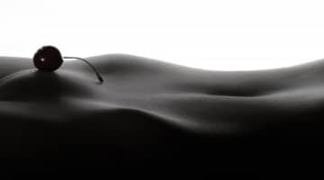 【数十人の女性と実技検証済】クリトリスの剥き方のコツと豆知識！より感度が増す！のサムネイル画像