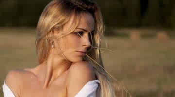 男性は巨乳と貧乳どっちが好き？それぞれの良いところ&悩みを紹介！のサムネイル画像