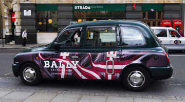 憧れのロンドンタクシーブラックキャブに乗ってみよう！在住者が乗り方や料金をご紹介！のサムネイル画像