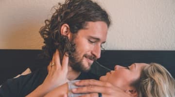 騎乗位中のキスでセックスの気持ちよさを倍増させる5つのポイント!のサムネイル画像