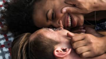 海外男性と日本人男性のSEXの違いとは！海外でのセックスの注意点も紹介！のサムネイル画像
