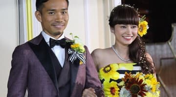 平愛梨のドレスが気になる！結婚式で着たひまわり色ドレスは賛否両論？のサムネイル画像