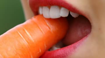 ピルの副作用で食欲はどう変わる？実際に低用量ピルを使用した体験談！のサムネイル画像