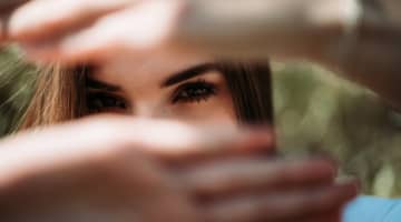 女性への告白で回避すべきタイミング！中学生・高校生・社会人編も紹介！のサムネイル画像