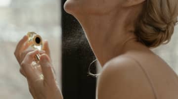 【2025年最新】市販の女性用媚薬オススメ5選！選び方や効能等を紹介！のサムネイル画像