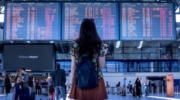 美人CAはデートに誘ってOK?ぶっちゃけCAってモテモテでしょ?落とし方のコツを伝授！のサムネイル画像