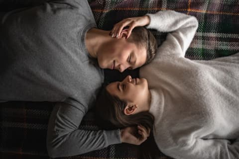【キャバ嬢が解説】「お兄ちゃんみたい」と言う女性の心理とは？本音と男性の特徴を紹介！のサムネイル