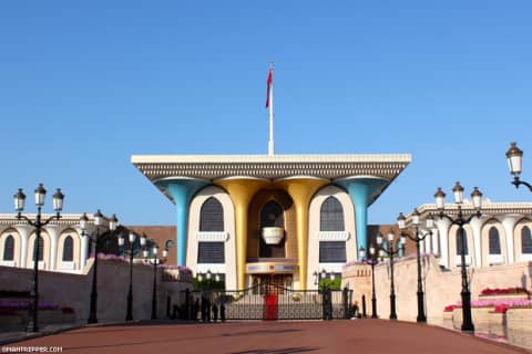Al Alam Palace - OmanTripperのサムネイル