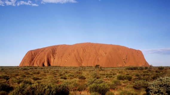 ウルル・カタ・ジュタ国立公園（Uluru-Kata Tjuta National Park） － オーストラリア政府観光局のサムネイル