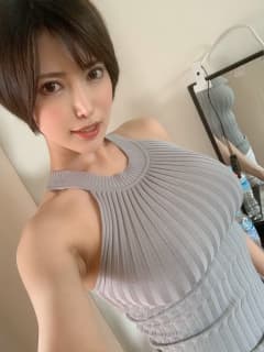 【動画付き】AV女優京本かえでの無修正動画が流出!?デビューから現在までの活動を解説！爆乳お姉さんの過激な動画を5本紹介！のサムネイル