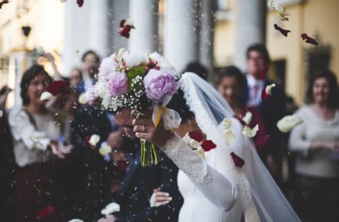 【経験者の解説】女性が望む結婚初夜って?一生に一度の結婚初夜は思い出の残るものにしよう！のサムネイル