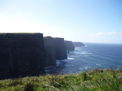 アイルランドの在住者おすすめ観光地30選！絶景の島・神秘の遺跡で自然を堪能しよう！一人旅にもおすすめ！のサムネイル