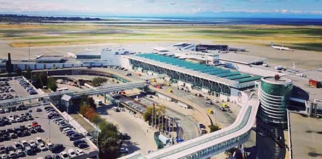 バンクーバーの空港ガイド！バンクーバー国際空港の施設情報・市内へのアクセス方法をご紹介！のサムネイル