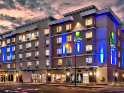 Holiday Inn Express & Suites Victoria - Colwoodのサムネイル