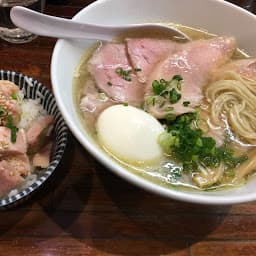 町田汁場 しおらーめん進化 町田駅前店のサムネイル