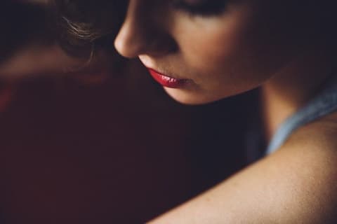 【ヤリチンが教える】愛撫の時間は何分がいいの?正しい愛撫のやり方と時間配分を解説！のサムネイル