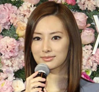 北川景子「服10着」、ガッキー「パーカー好き」…人気女優の“庶民的”ファッション事情 〈dot.〉のサムネイル