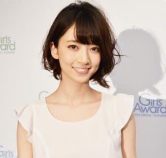 【激震】元乃木坂46「橋本奈々未」は芸能界引退前に本気を出した！？抜けるおっぱい画像7選 | happy-travel[ハッピートラベル]のサムネイル