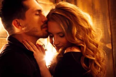 【セックスの達人が解説】セックスしやすい身長差は15㎝！身長差があってもセックスしやすい体位をご紹介♡のサムネイル