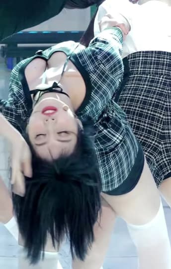 TWICE Momo(モモ) エロ