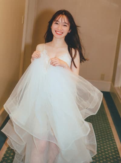 守屋麗奈 おっぱい