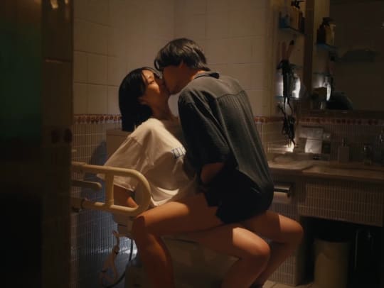 河合優実　おっぱい