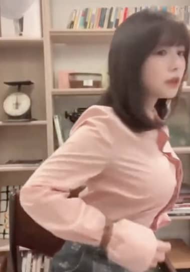 長濱ねる おっぱい